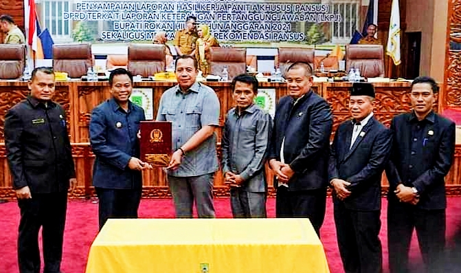 DPRD Sampaikan Rekomendasi Atas LKPJ Bupati Rohil 2021